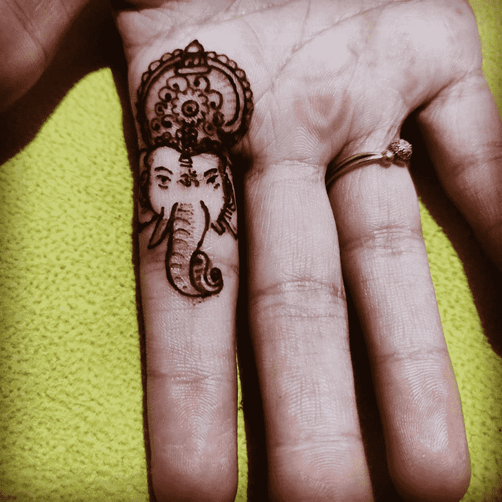 Magnetic Ganesh Chaturthi Henna Design