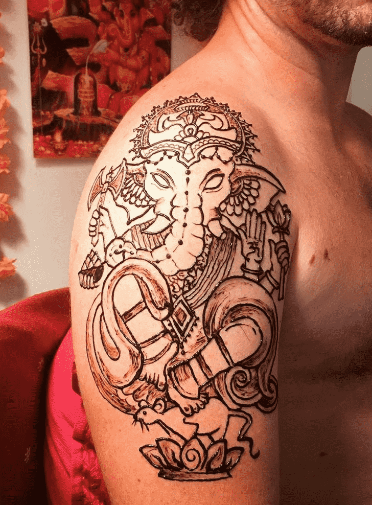 Shapely Ganesh Chaturthi Henna Design