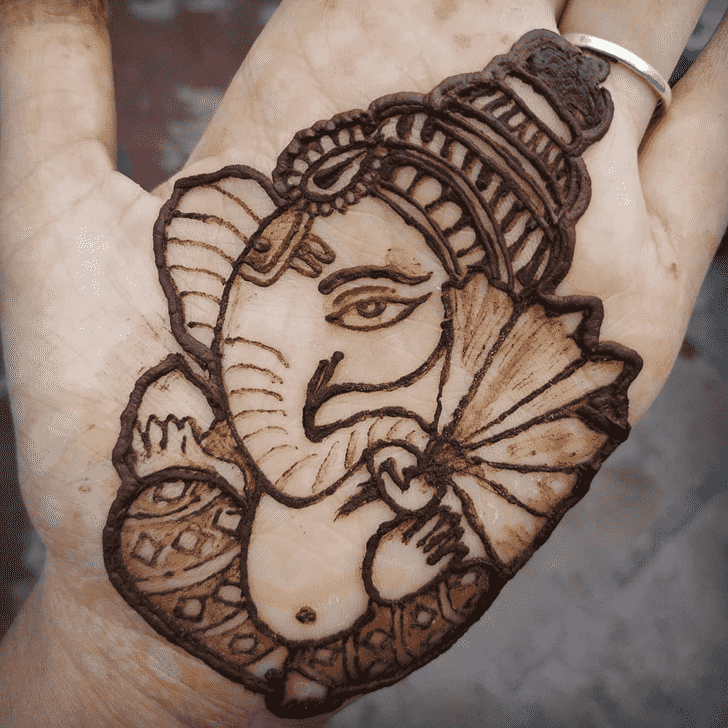Splendid Ganesh Chaturthi Henna Design