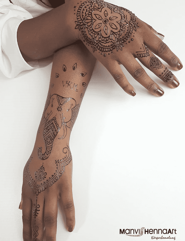 Stunning Ganesh Chaturthi Henna Design