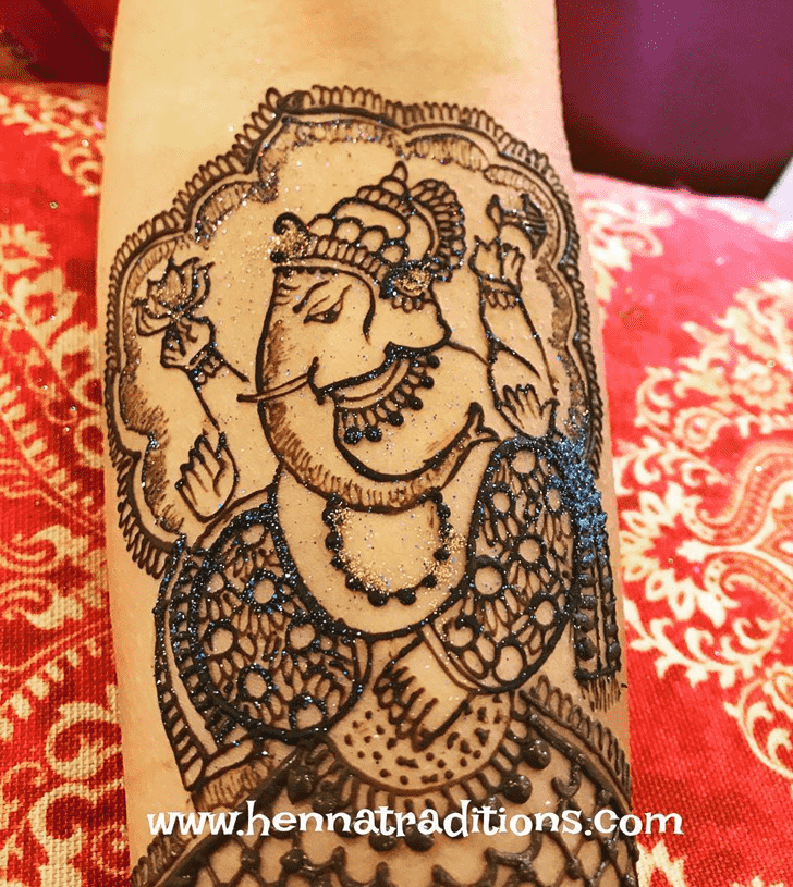 Captivating Ganesh Henna Design