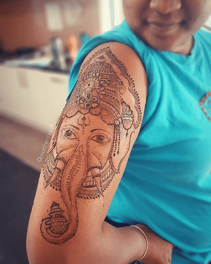 Delicate Ganesh Henna Design