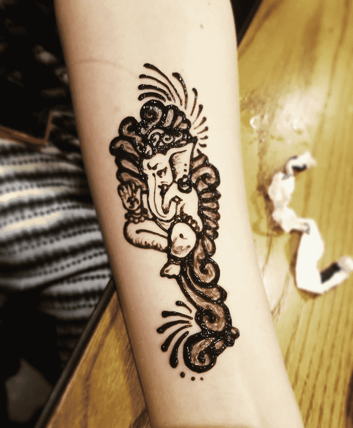 Fair Ganesh Henna Design