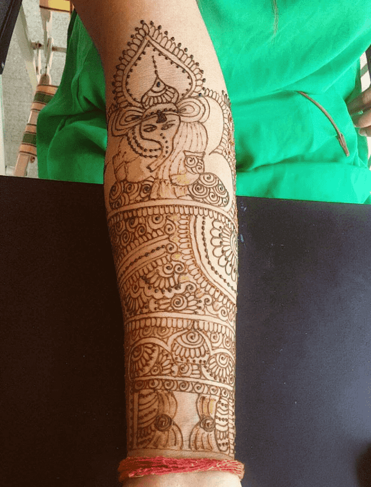 Inviting Ganesh Henna Design