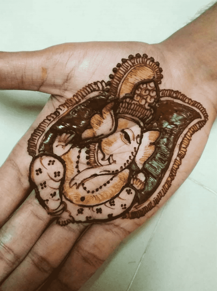 Bewitching Ganpati Henna design