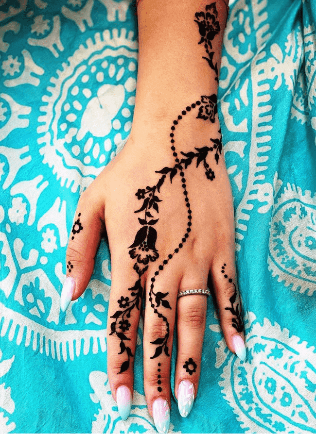 Classy Ghazni Henna Design