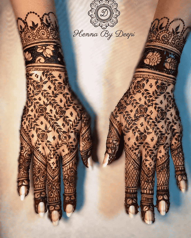 Delicate Ghazni Henna Design