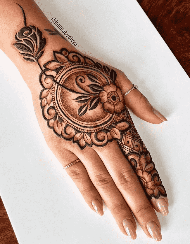 Fascinating Ghazni Henna Design