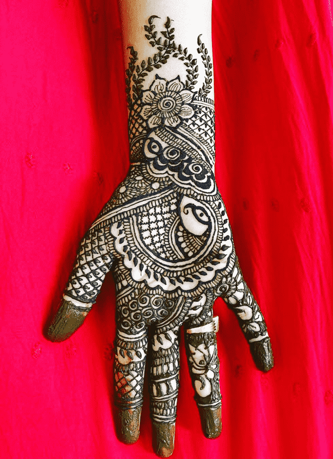 Shapely Ghazni Henna Design