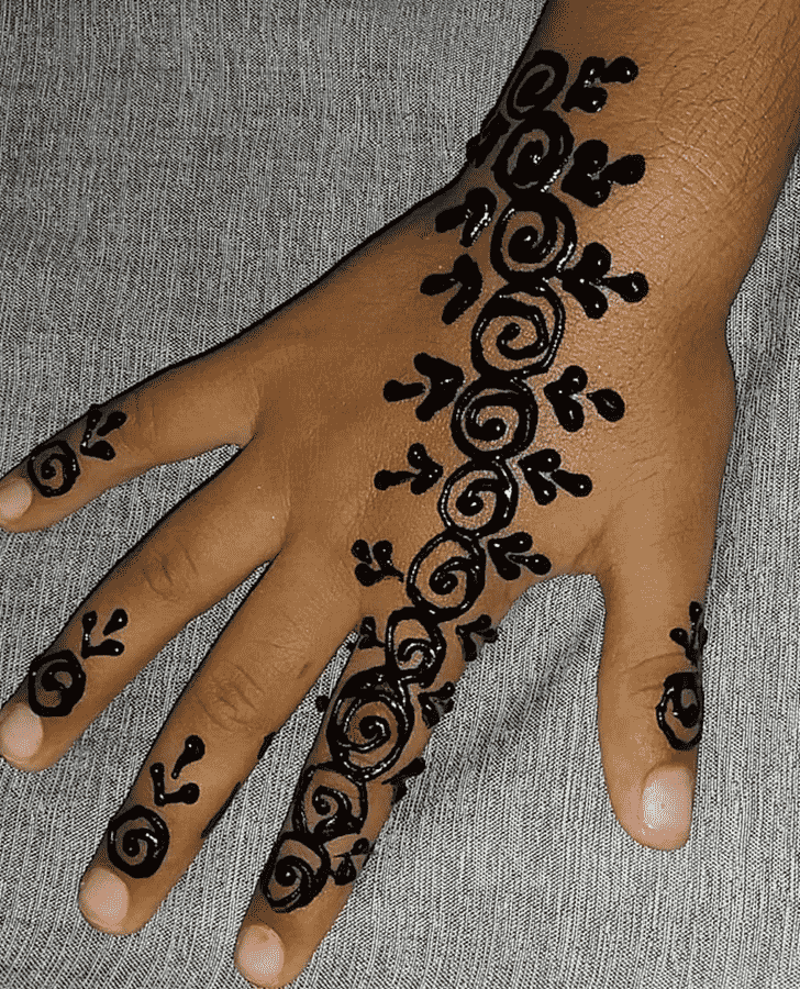 Enticing Girls Henna Design