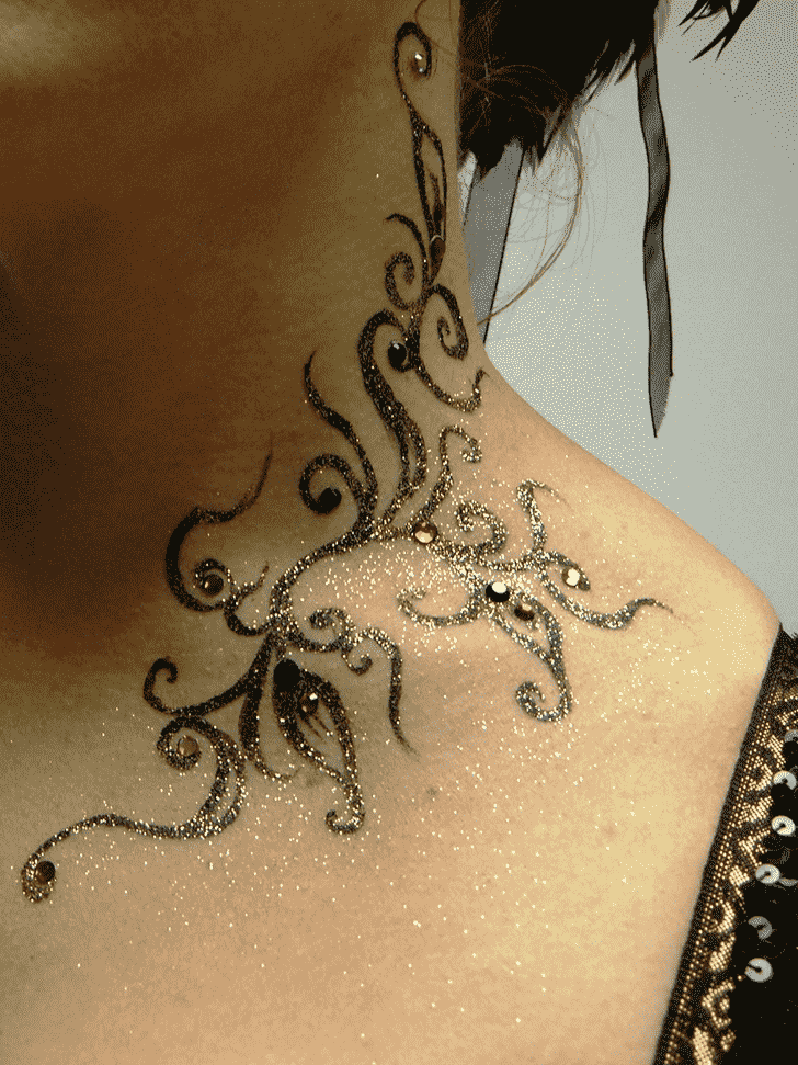 Delightful Glitter Henna Design