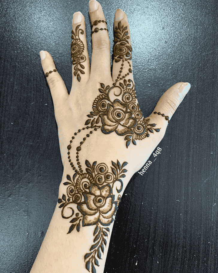 Shapely Goa Henna Design