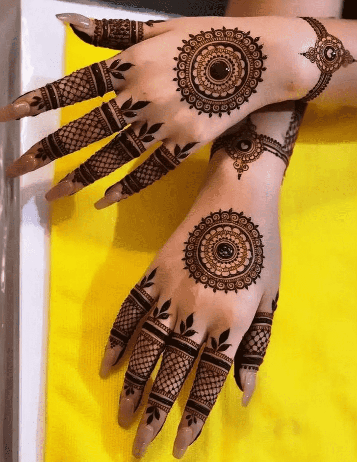 Refined Gorgeous Henna Design
