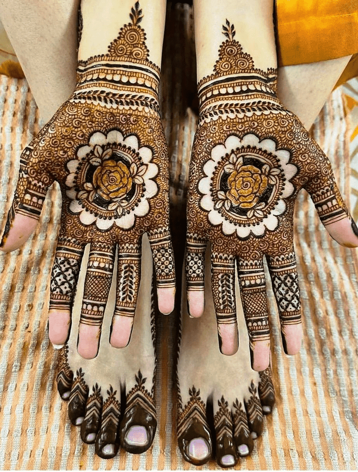 Splendid Gorgeous Henna Design