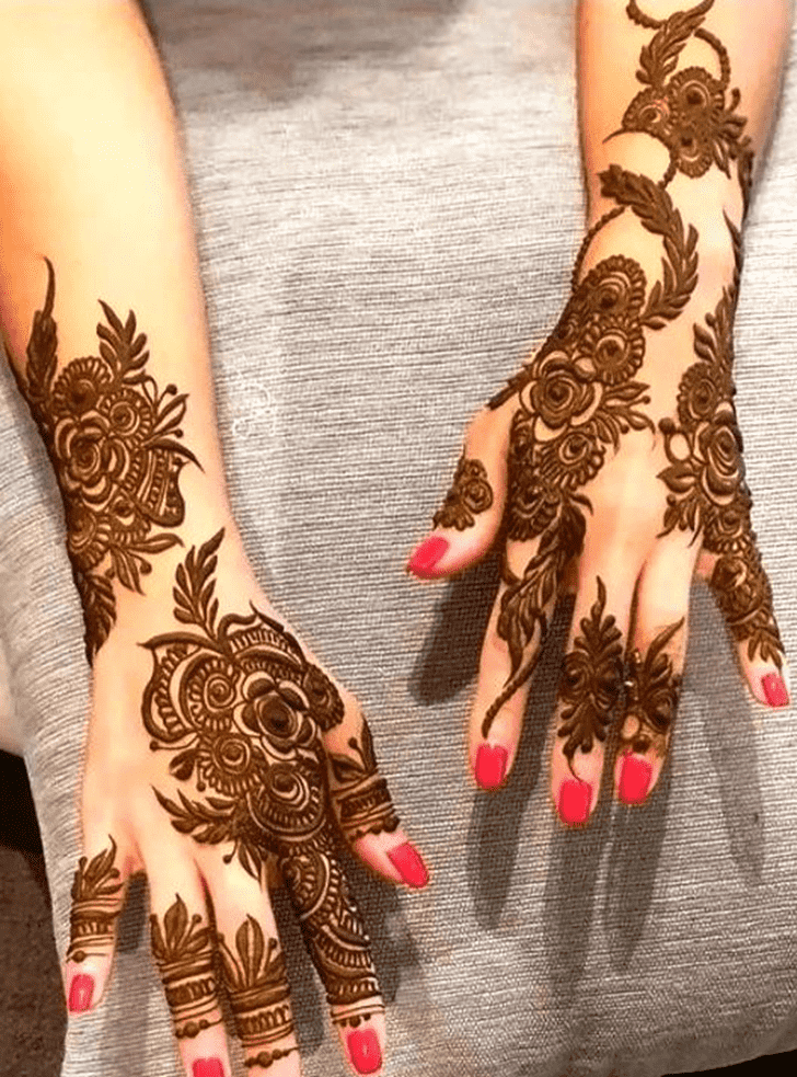 Captivating Graceful Henna Design