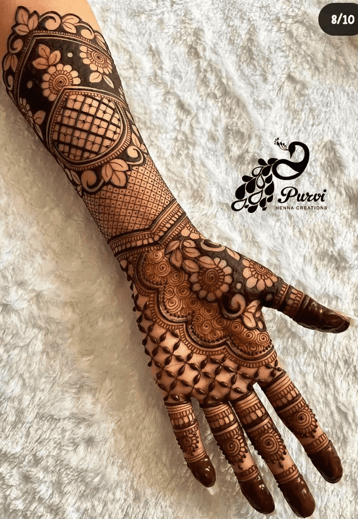 Classy Graceful Henna Design