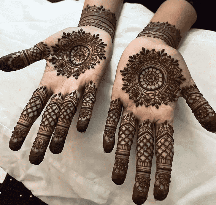 Comely Graceful Henna Design