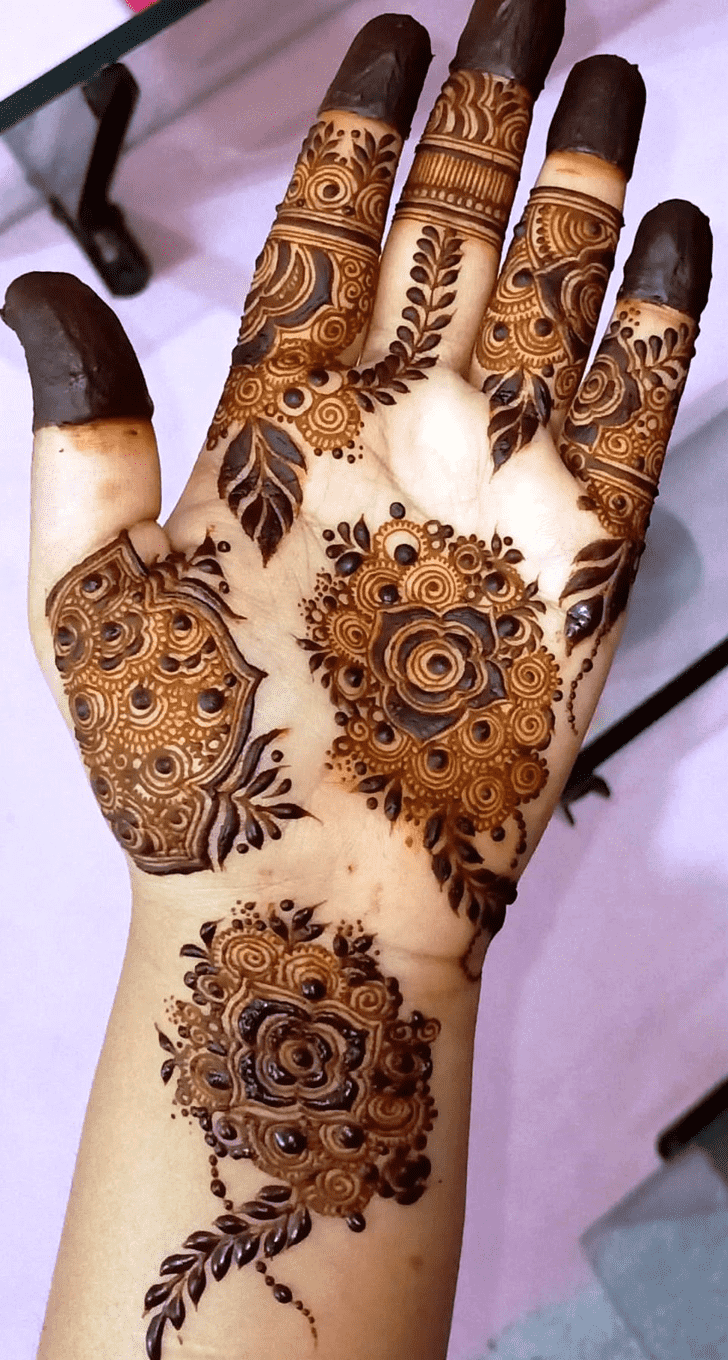 Fine Graceful Henna Design