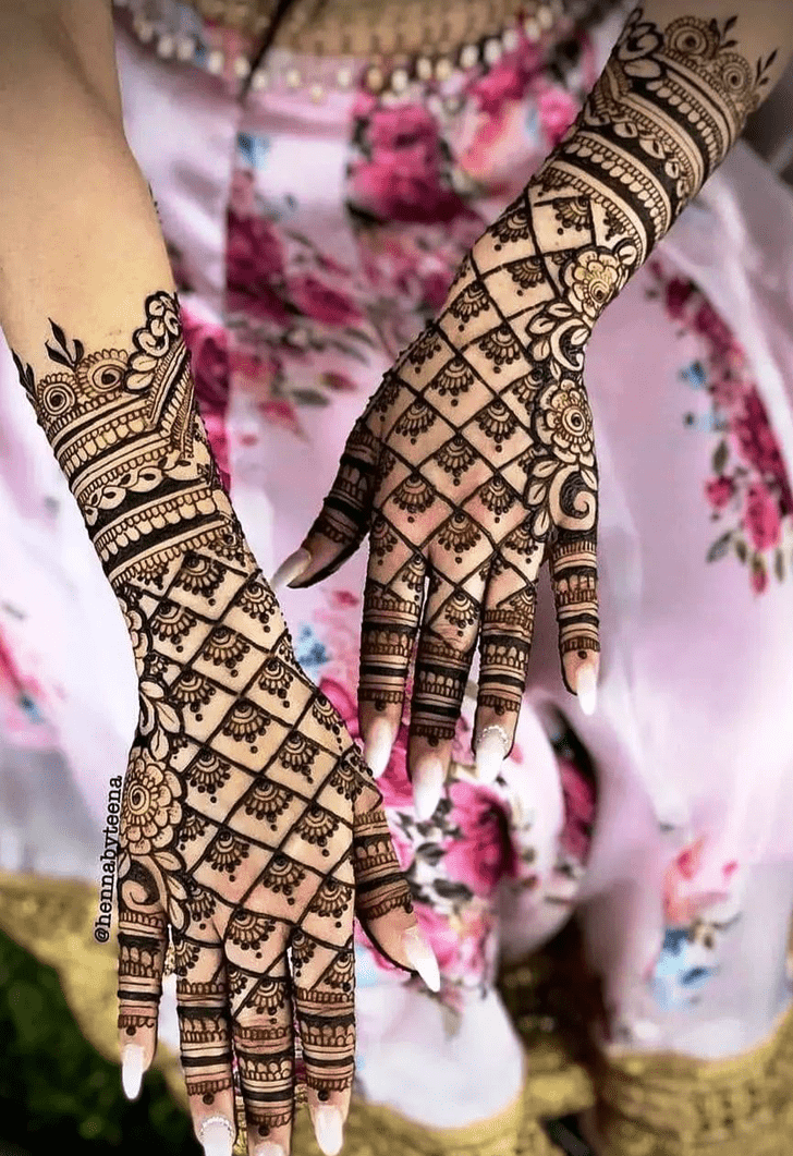 Pleasing Graceful Henna Design