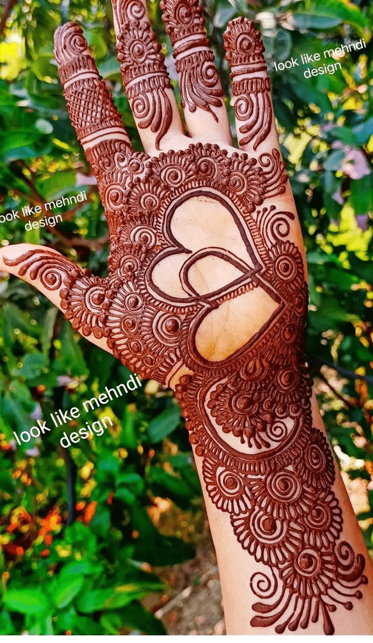 Radiant Graceful Henna Design