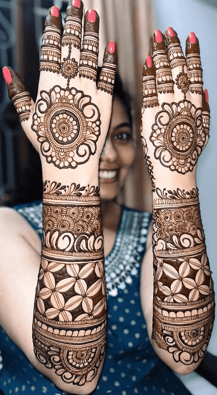 Stunning Graceful Henna Design