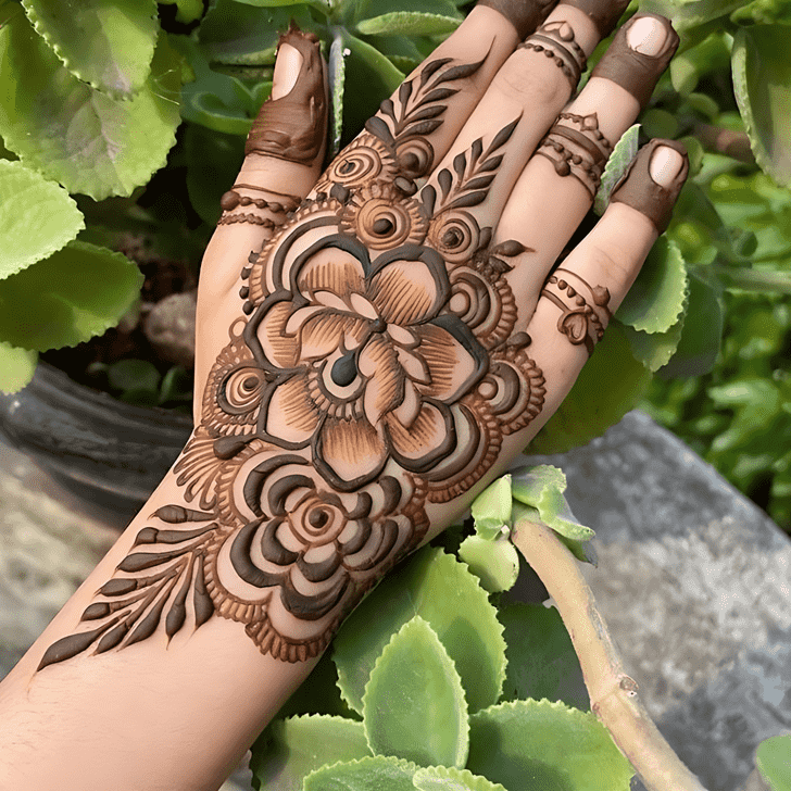Appealing Green Henna Design