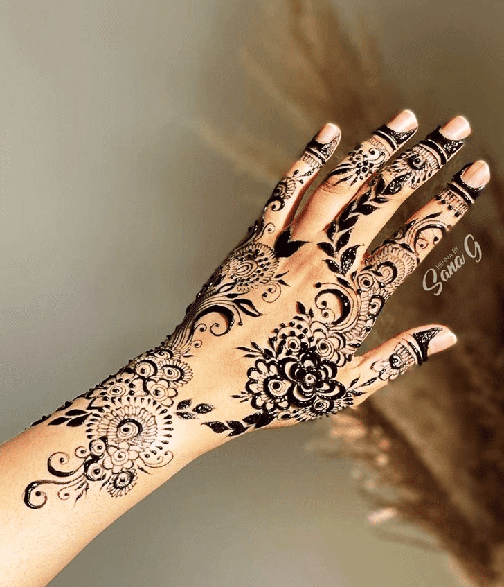 Exquisite Gujarati Henna Design