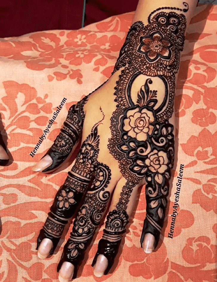 Fascinating Gujarati Henna Design
