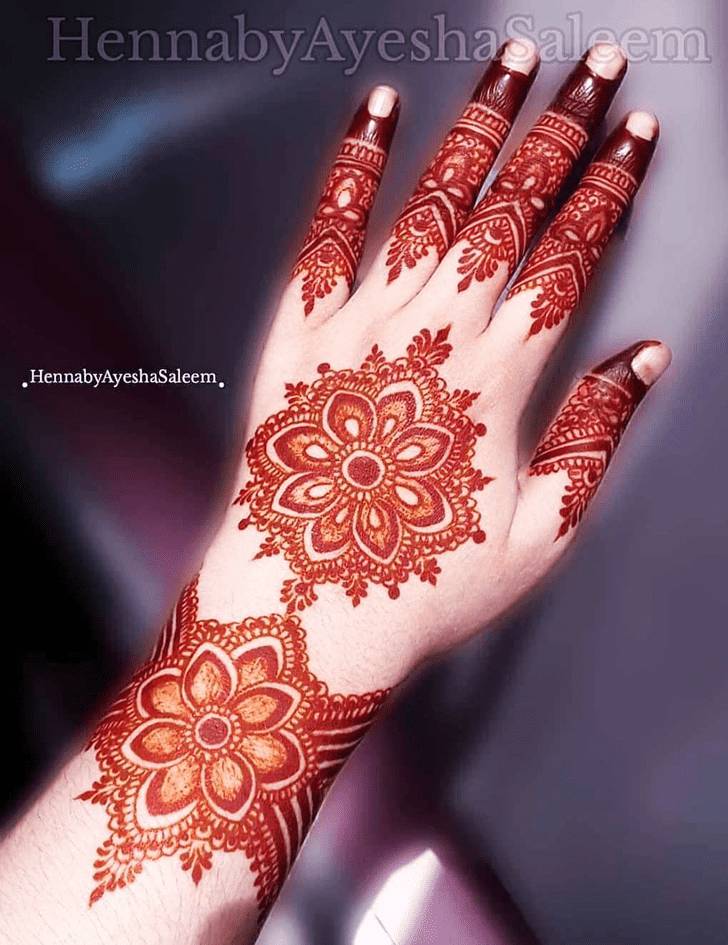 Fine Gujarati Henna Design