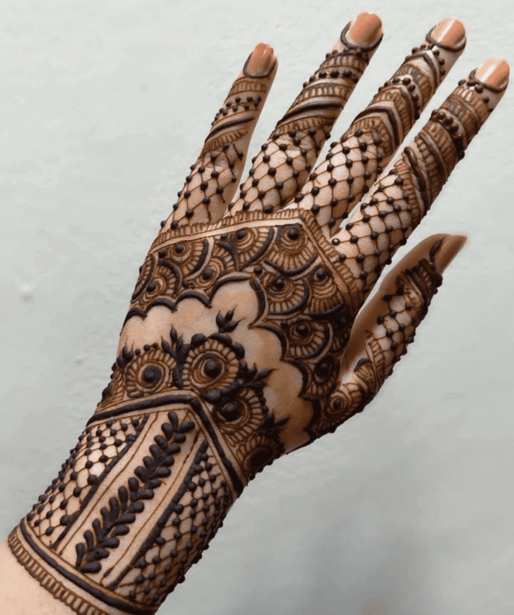 Graceful Gujarati Henna Design