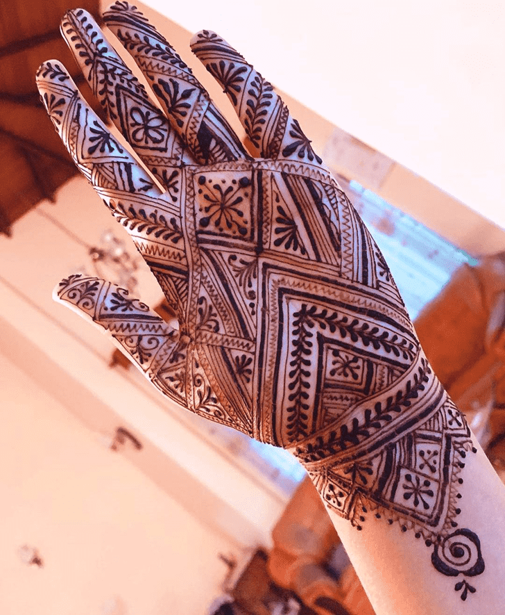 Inviting Gujarati Henna Design