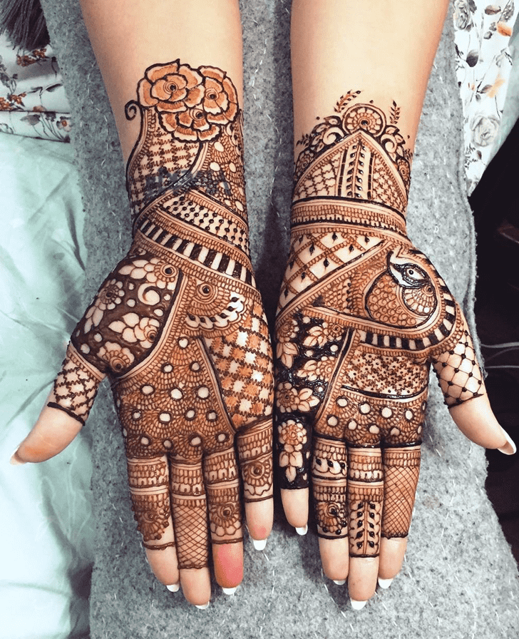 Marvelous Gujarati Henna Design