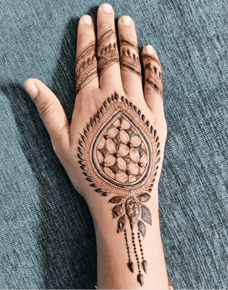 Superb Gujarati Henna Design