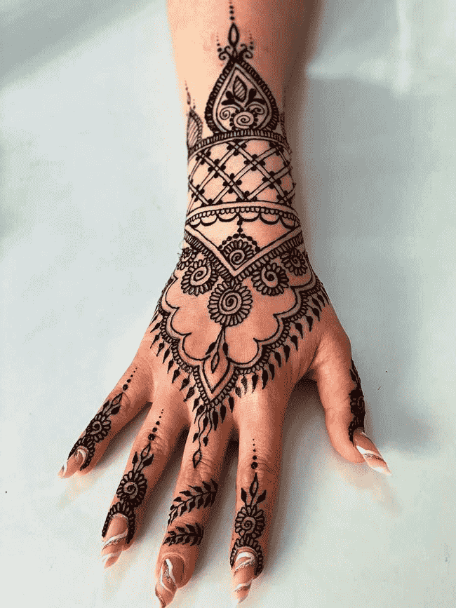 Appealing Gujranwala Henna Design