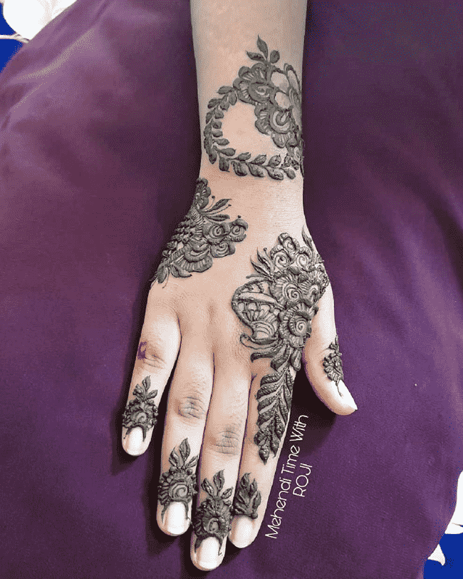 Bewitching Gujranwala Henna Design