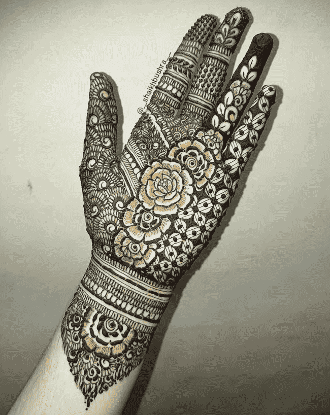 Comely Gujranwala Henna Design