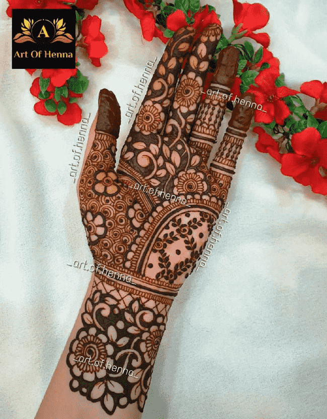 Delicate Gujranwala Henna Design