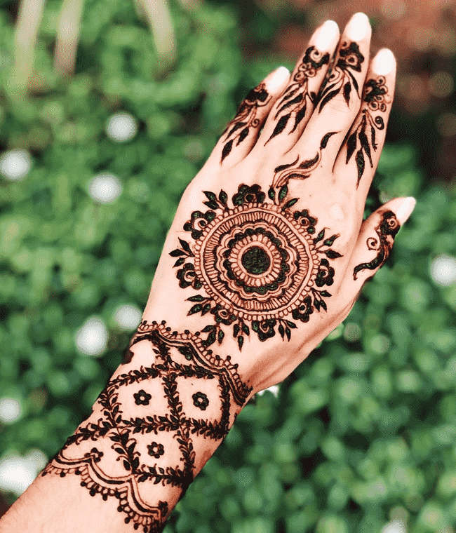 Enthralling Gujranwala Henna Design