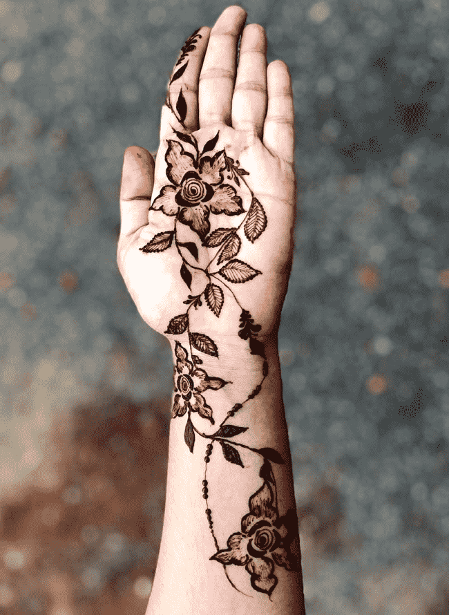 Enticing Gujranwala Henna Design