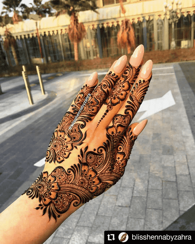Exquisite Gujranwala Henna Design
