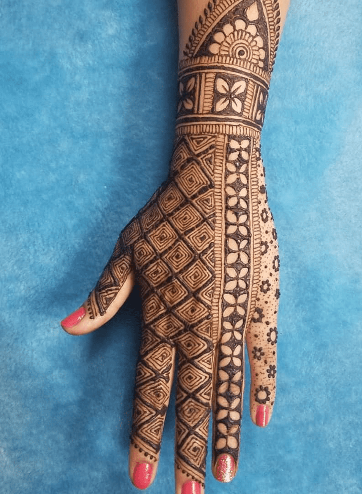 Fascinating Gulf Henna Design