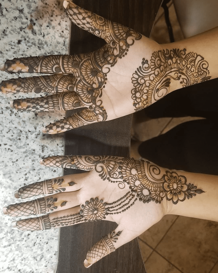 Pleasing Gulf Henna Design