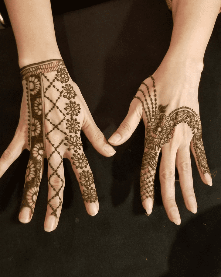 Splendid Gulf Henna Design