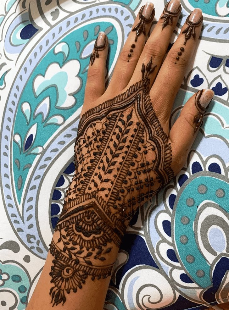 Bewitching Gulmarg Henna Design