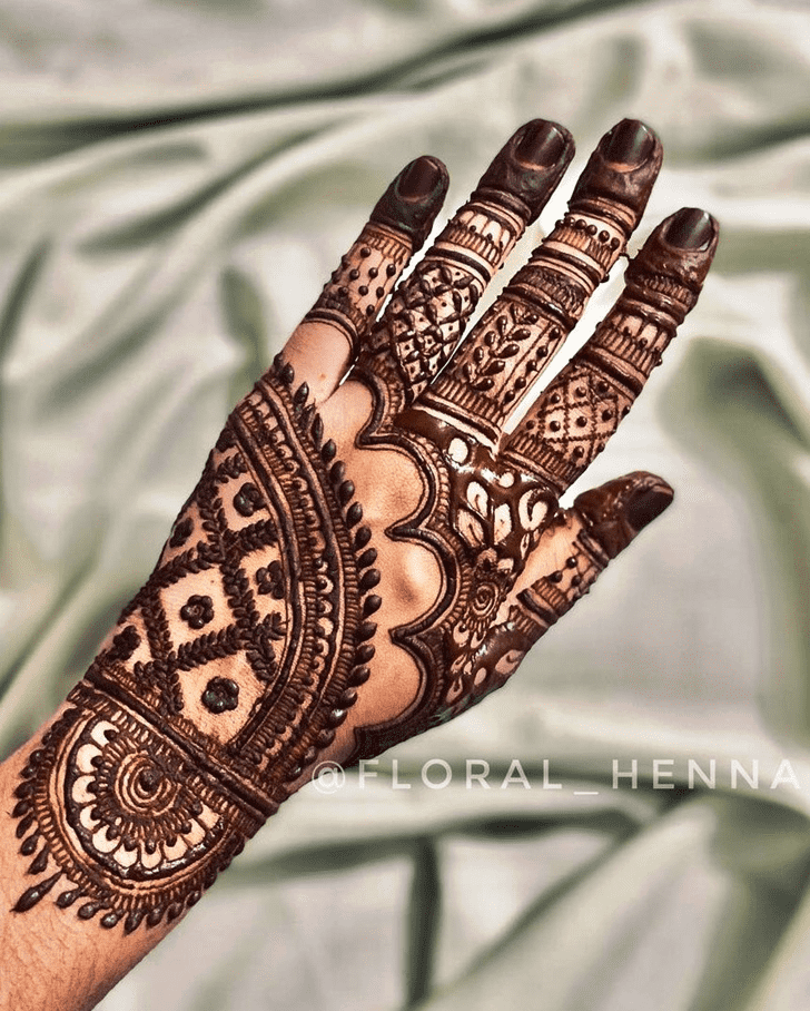 Dazzling Gulmarg Henna Design