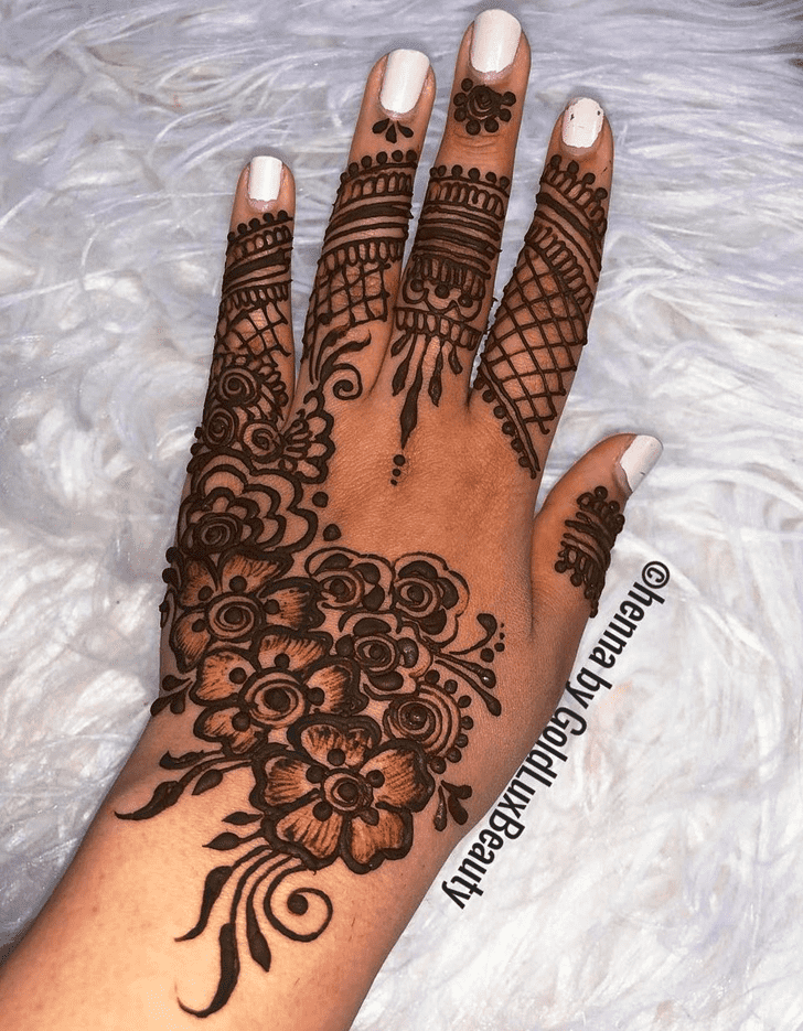 Enthralling Gulmarg Henna Design