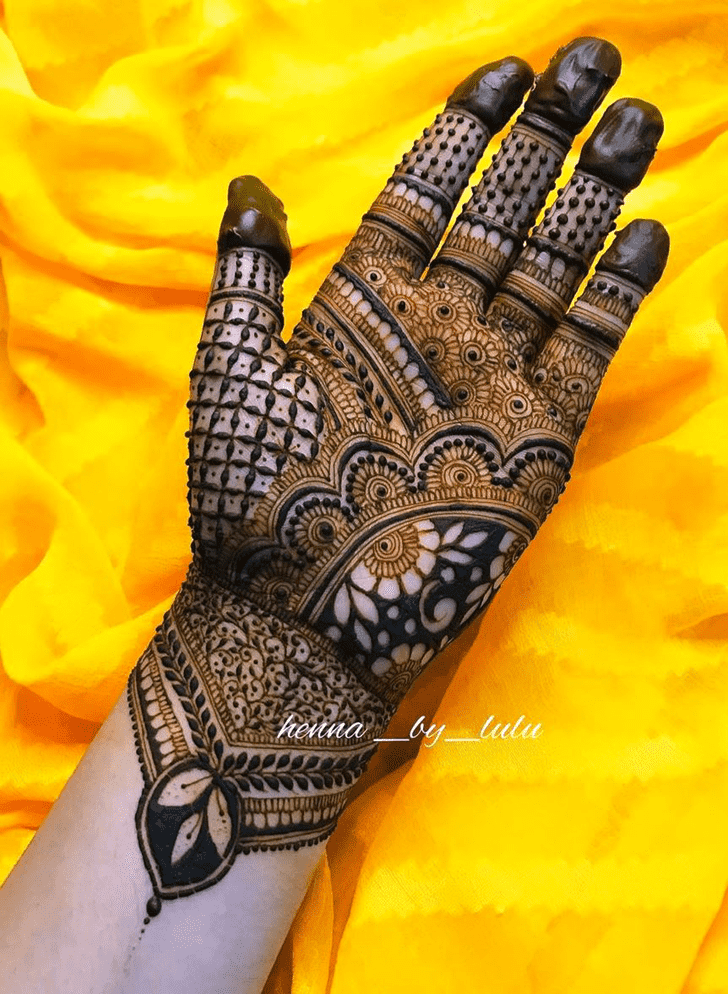 Ravishing Gulmarg Henna Design