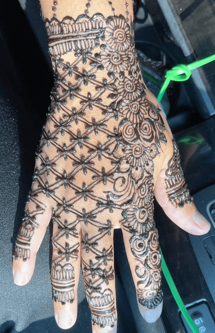 Splendid Gulmarg Henna Design