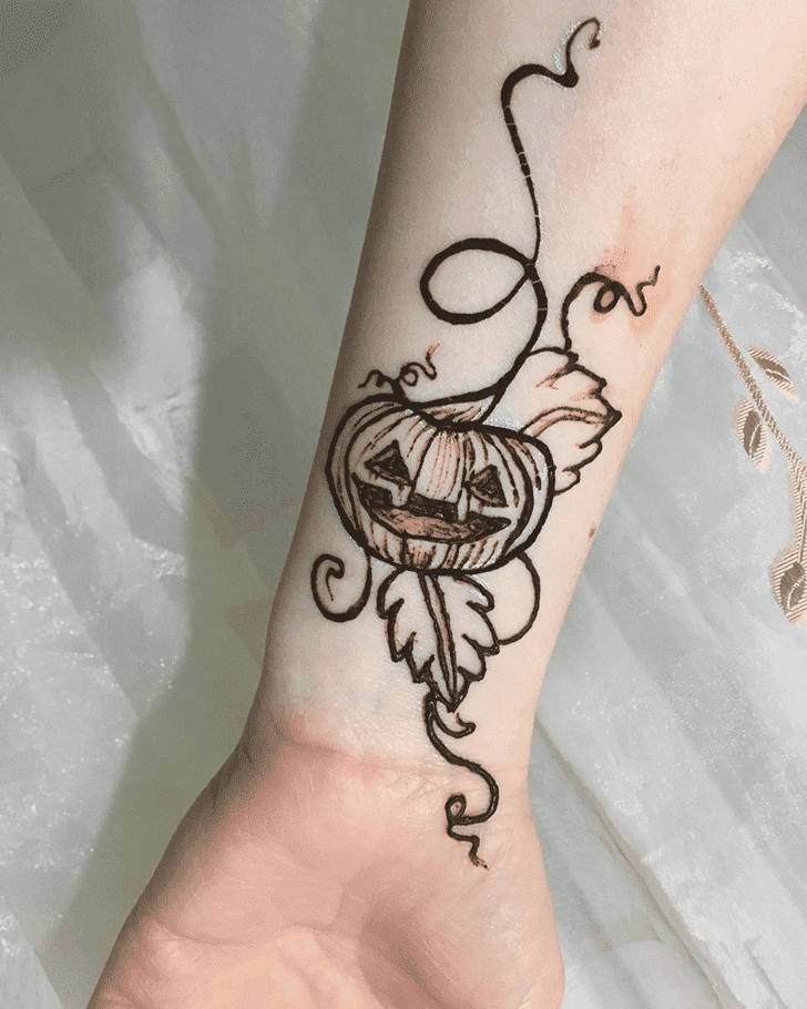 Adorable Halloween Henna Design