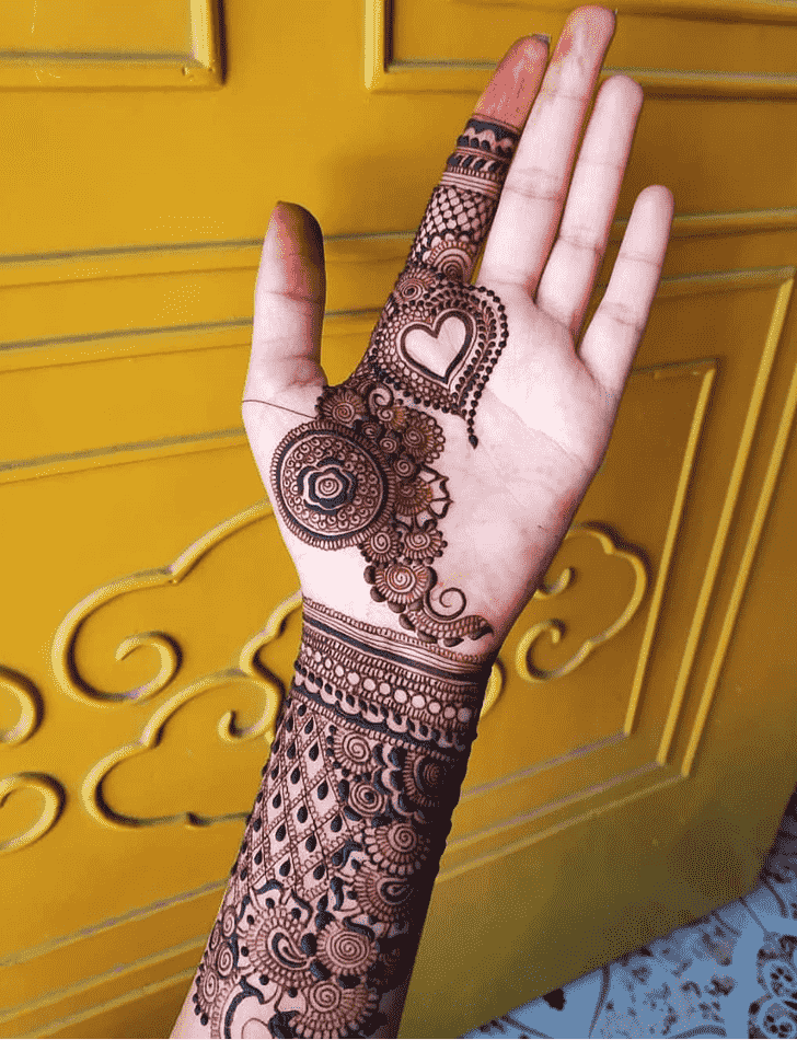 Alluring Hand Henna Design